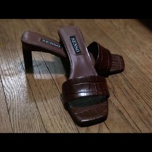 SENSO CROC HEELED SANDAL